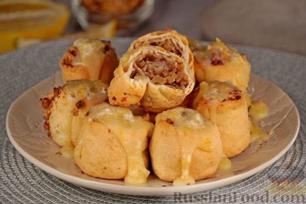 Слоёные рулетики с ореховой начинкой и лимонным сиропом