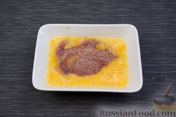 Отбивные из свинины, фаршированные ананасами и сыром